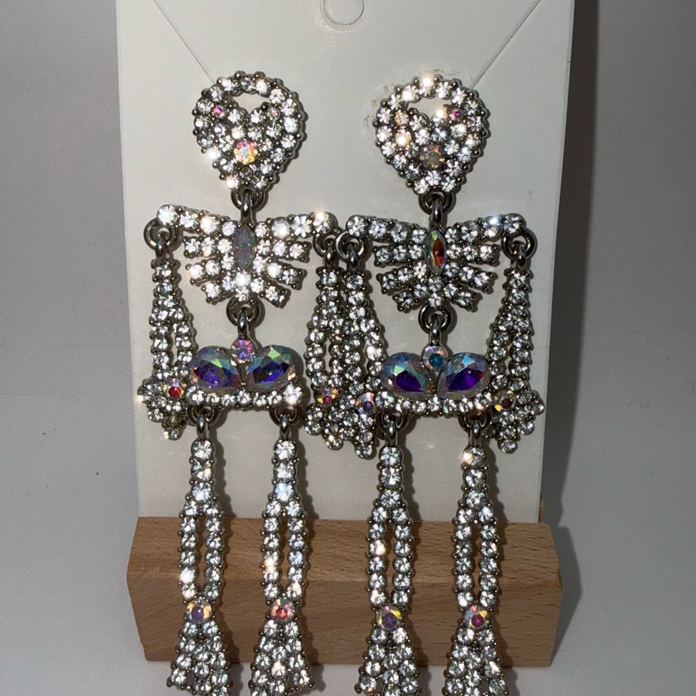 Vintage Style Rhinestone Chandelier Earrings AB Crystal Dangle Alien Head